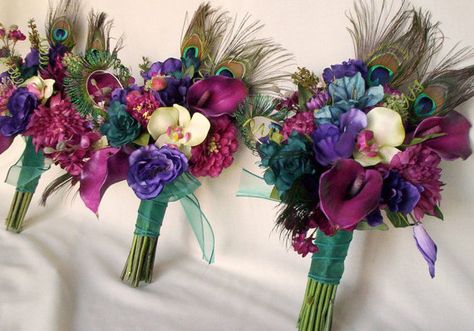 Peacock Wedding Bouquet, Teal Wedding Flowers, Peacock Feather Wedding, Feather Bouquet, Peacock Wedding Theme, Purple Succulents, Purple Wedding Bouquets, Wedding Colors Purple, Peacock Theme