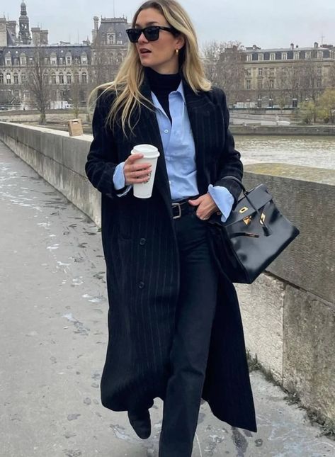 Turtleneck Outfits, Old Money Fashion, Female Office, Nyc Fall, Money Fashion, Turtleneck Outfit, French Girl Style, Coat Outfit, Looks Street Style