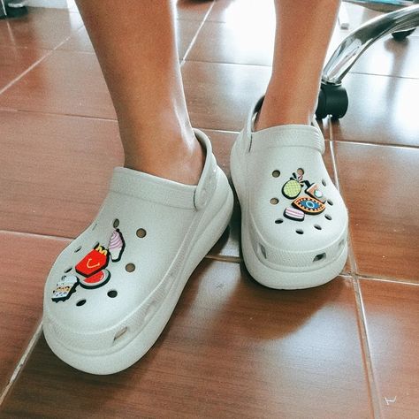 Crocs crush clog in Bone Crocs Classic Bae Clog Outfit, Bae Crocs Outfits, Crocs Crush Clog Outfit, Crocs Crush Clog, Bae Crocs, Mens Ootd, Crocs Crush, Clog Outfit, Crocs Ideas