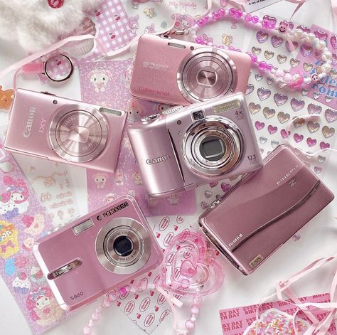 Pink Digital Camera, Digi Camera, Pink Camera, Girls Things, Cute Camera, Retro Gadgets, Old Technology, Retro Room, Kids Camera