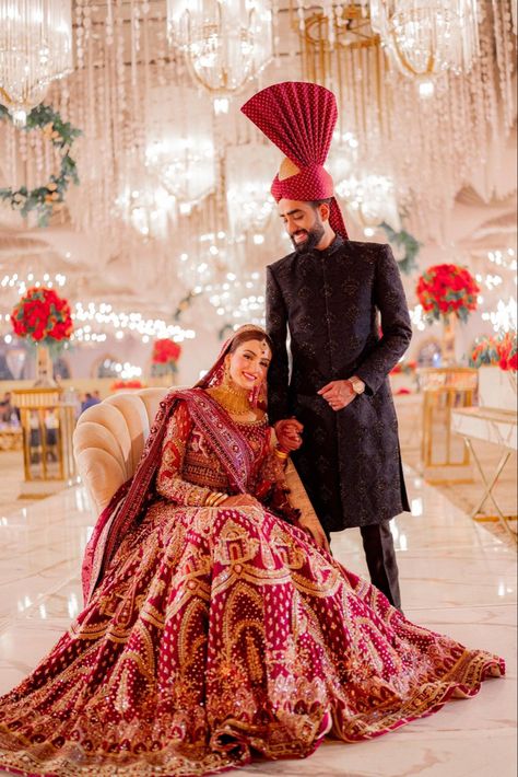 Simple Mehndi Dresses, Mayon Dresses, Bride Groom Photoshoot, Baby Jokes, Indian Wedding Poses, Groom Photoshoot, Shadi Dresses, Bridal Photography Poses, Bride Photography Poses