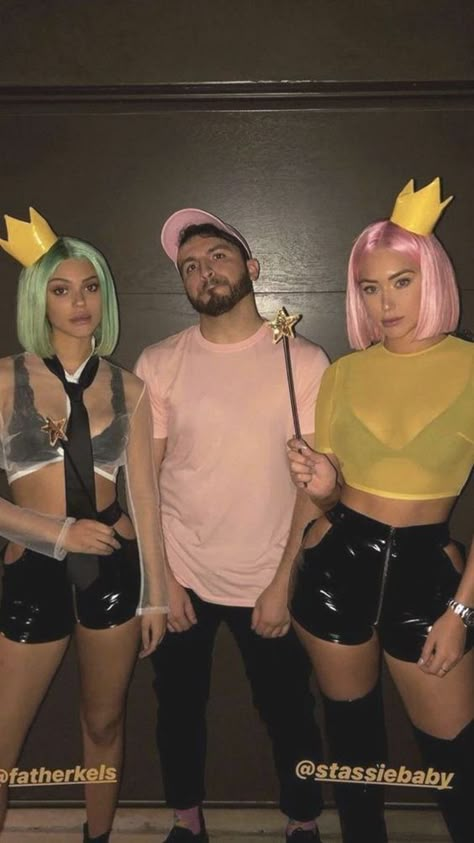 funny halloween costumes for friends fairly odd parents Cosmo And Wanda Costume, Cartoon Halloween Costumes, Meme Costume, Halloween Costumes To Make, Bff Halloween Costumes, Best Friend Halloween Costumes, Halloween Costumes College Girls, Couple Costumes, Fairly Odd Parents