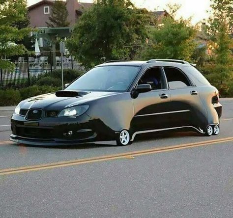 Gadget Tecnologici, Strange Cars, Funny Car Memes, Car Memes, Custom Muscle Cars, Weird Cars, Car Mods, Best Luxury Cars, Futuristic Cars