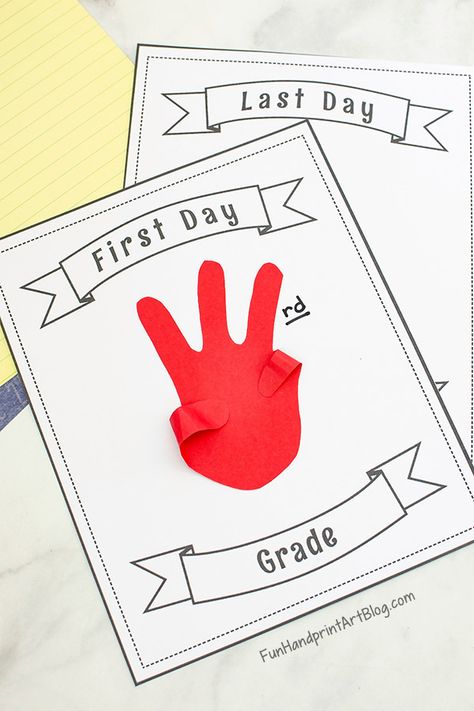 Printable First and Last Day of School Signs - Fun Handprint Art Last Week Of School Crafts, The Kissing Hand Book, Graduation Poems, Mommy Diy, Fall Crafts For Toddlers, School Keepsake, Last Week Of School, Kids Holidays, The Kissing Hand