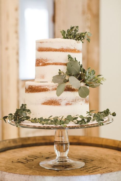 Naked Cake with Eucalyptus | Krystal Kast Photography on @loveincmag via @aislesociety Ghost Chairs, Natural Aesthetic, Fiesta Baby Shower, White Wedding Cake, Wedding Cake Inspiration, Lush Greenery, Farm Table, Natural Style