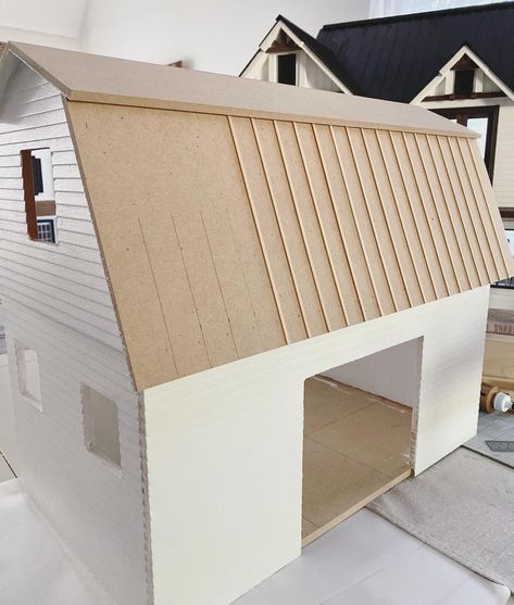 Doll House Roof Diy, Dollhouse Roofing Ideas, Diy Metal Roof, Dollhouse Roof, White Doll House, Sheet Metal Roofing, Zinc Roof, Mini Decor, Dollhouse Design