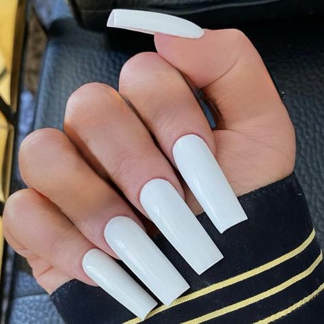 Long White Nails, Nails Beige, Bare Nails, Fake Nails White, White Coffin Nails, Coffin Press On Nails, Nail Art Designs Videos, Nail Forms, Stick On Nails