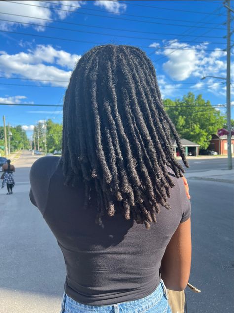 Chunky Locs Black Women, Chunky Locs, Feminine Locs, Locs Black Women, Dyed Dreads, Thick Locs, Women Afro, Beautiful Locs, Loc Journey