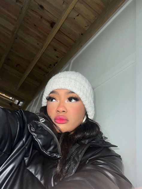 I’m Cold Makeup Aesthetic, Winter Makeup Black Women, Cold Look Makeup, I'm Cold Makeup Look, I’m Cold Makeup, Im Cold Makeup, Cold Makeup Look, Vision Wallpaper, Olive Skin Makeup