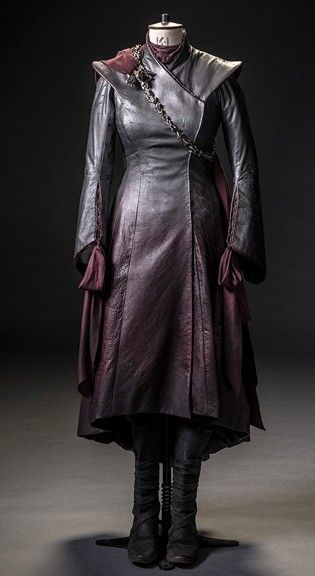 Danerys Targarian Dress, Daenerys Targaryen Black Dress, Daenerys Outfits Inspiration, Game Of Thrones Daenerys Outfits, Danerys Targarian Outfit, Got Inspired Outfits, House Of The Dragon Costumes, Game Of Thrones Costume Design, House Of The Dragon Clothes