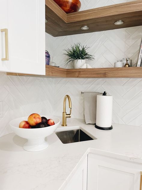 Corner Sink With Shelves, Corner Kitchen Sink Ideas No Window, Corner Mini Kitchen, Laundry Corner Sink, Corner Sink Kitchen Layout No Window, Sink In Corner Of Kitchen, Corner Kitchen Sink No Window, Small Kitchen Corner Sink, Kitchen Corner Sink Ideas