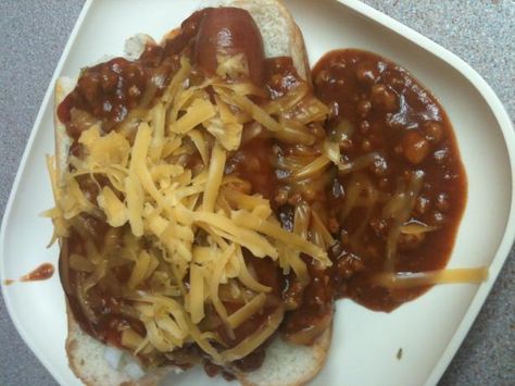 Wienerschnitzel Chilli Wienerschnitzel Chili Recipe, Wienerschnitzel Chili, Hot Dog Chili Sauce, Hot Dog Sauce, Chili Sauce Recipe, Hot Dog Chili, Chili Dogs, Hot Dog Recipes, Dog Recipes