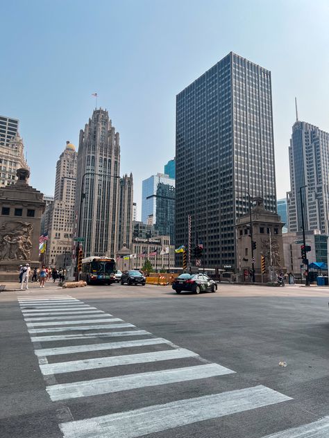 Skyscrapers in Chicago during summer travel Chicago Wallpaper, Aesthetic Chicago, Wallpaper Travel, Summer Photography, Skyscraper, Chicago, Instagram Photos, Photo And Video, Instagram Photo