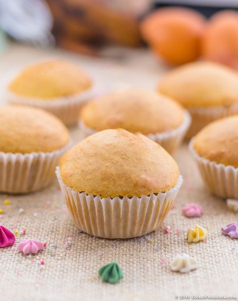 PLANTAIN MUFFINS Plantain Muffins Recipe, Plantain Muffins, Muffins Healthy, Plantain Recipes, Favorite Breakfast Recipes, Global Food, Corn Flour, Healthy Muffins, Global Recipes