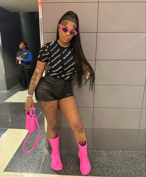 Pink Balenciaga Boots Outfit, Pink Balenciaga Croc Boots Outfit, Balenciaga Boots Outfit Black Women, Croc Boots Outfit Black Women, Balenciaga Croc Boots Outfit Black Women, Balenciaga Outfit Black Women, Balenciaga Croc Boots Outfit, Baddie Sneaker Outfits, Balenciaga Sneakers Outfit Women