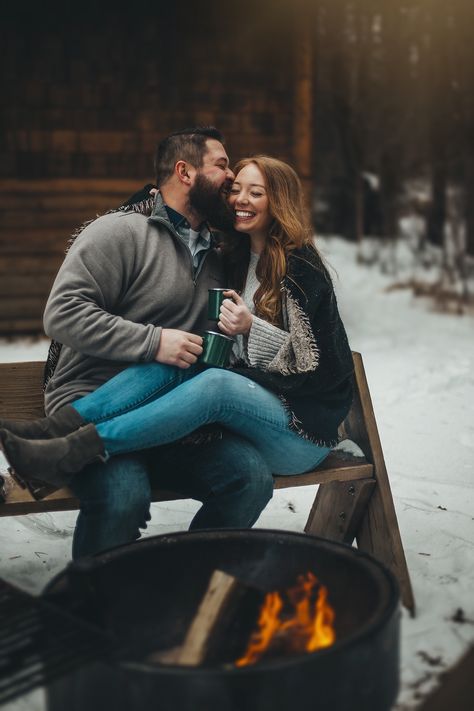 Cozy Campfire Photoshoot, Winter Fire Photoshoot, Winter Campfire Photoshoot, Fireside Photoshoot, Fire Pit Engagement Pictures, Authentic Engagement Photos, Campfire Engagement Photos, Fire Pit Photoshoot, Fire Engagement Photos