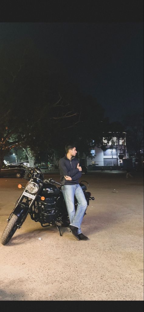 Bike Photo Pose, Bike Poses Men, Restaurant Photo Ideas, Bike Pose, Boy Snaps, Boy Snaps Pic, Diwali Photography, Corvette Zr1, Bike Photoshoot