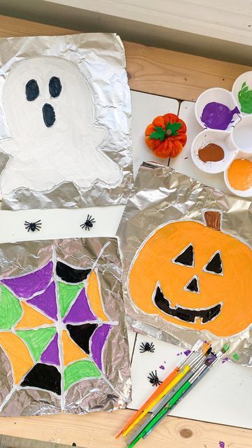 Cute Pumpkin Crafts, Fun Halloween Crafts For Kids, Pumpkin Crafts For Kids, Foil Painting, Hot Glue Art, Halloween Arts, Craft Foil, Fun Halloween Crafts, Halloween Arts And Crafts