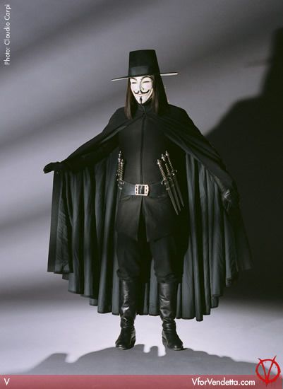 V, played by Hugo Weaving in V for Vendetta. V For Vendetta Halloween Costume, V For Vendetta Costume, V Pour Vendetta, Saw V, Hugo Weaving, Goth Model, Goth Boy, V For Vendetta, Dark Romantic