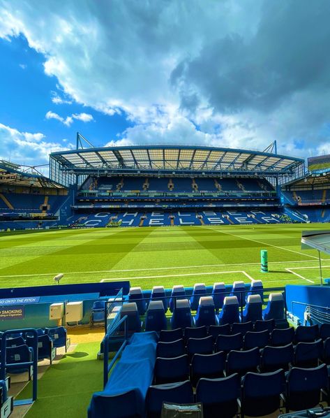 Football Aesthetics, Stamford Bridge Stadium, Chelsea Football Team, Chelsea Fc Wallpaper, Football Aesthetic, Soccer Sports, Stamford Bridge, Chelsea Football, Adventure Photography