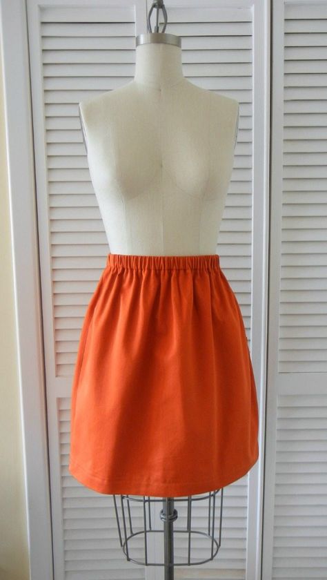 Sewing Skirts For Beginners, Beginner Skirt, Elastic Waist Skirt Pattern, Skirt Sewing Tutorial, Diy Skirts, Sewing 101, Skirt Tutorial, Trendy Sewing, Costura Diy