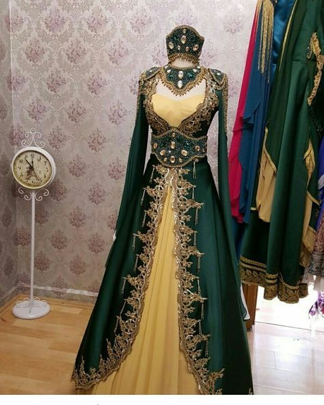 Arabian Nights Dress, Turkish Wedding Dress, Long Sleeve Quinceanera Dresses, Regal Fashion, Arab Bride, Turkish Bride, Wedding Dress Fashion, Medieval Wedding Dress, Wedding Dressing