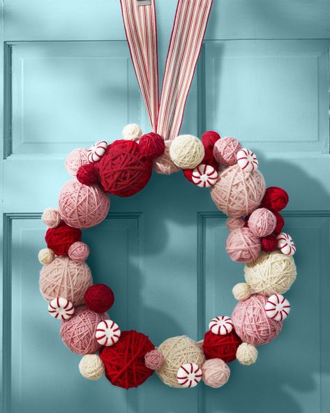 Create the Most Festive Front Door with a DIY Christmas Wreath Yarn Ball Wreath, Budget Friendly Christmas Gifts, Christmas Wreath Ideas, Winter Wreath Diy, Diy Christmas Wreath, Christmas Wreaths Ideas, Christmas Wreaths Diy Easy, Christmas Party Themes, Felt Wreath