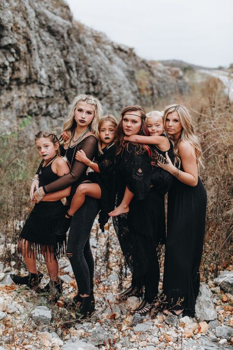 Black Outfits Photoshoot Family, Family Photo Shoot Wearing All Black, Witchy Family Photoshoot, Moody Family Photo Outfits, Goth Family Photoshoot, Dark Moody Family Photos, Edgy Family Photoshoot Outfits, Goth Family Photos, Moody Fall Family Photos