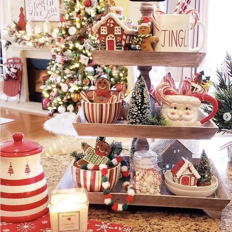 Cocoa Bar Ideas, Hot Cocoa Bar Ideas, Christmas Tray Decor, Tray Decor Christmas, Gingerbread Christmas Decor, Christmas Tray, Gingerbread Decorations, Christmas Hot Chocolate, Hallmark Christmas Movies