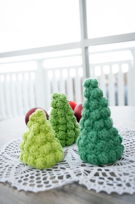 Bobble Stitch Christmas Tree Pattern, Bobble Tree Crochet Pattern, Bobble Crochet Christmas Tree, Bobble Stitch Christmas Tree, Wobbles Crochet Free Pattern, Crochet Bobble Christmas Tree, Christmas Tree Patterns Free, Crochet Bobble Tree, Bobble Christmas Tree