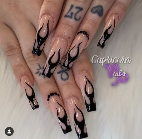 Capricorn Nails, Black Gel Polish, Anniversary Nails, Flame Nail Art, Edgy Nails, Goth Nails, Nails Design With Rhinestones, Grunge Nails, Simple Acrylic Nails