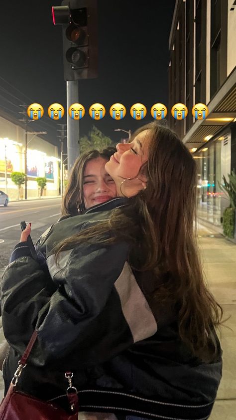 Sophia Birlem And Charli Damelio, Sophia Birlem Friends, Lexi And Sophia, Faceless Best Friends, Sophia Birlem And Boyfriend, Sophia Birlem And Halle Vaneta, Sophia Birlem And Friends, Sophia Birlem And Lexi Jayde, Sofia Birlem