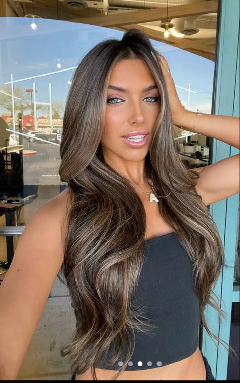 Dark Hair Inspo With Highlights, Dark Brown Hair With Blonde Highlights Extensions, 22 Inch Hair Extensions Brown, Best Hair Color For Blue Eyes, Light Brown Hair Styles, Brown Extensions, Light Brown Hair Shades, Brown Hair Styles, 22 Inch Hair Extensions