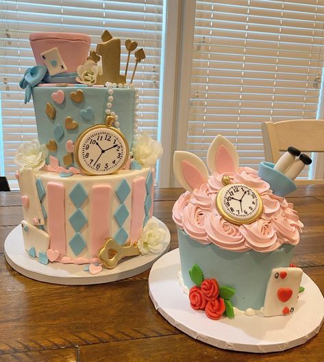 Half Birthday Party, Alice In Wonderland Cake, Baby First Birthday Themes, Fairy Garden Birthday Party, Baby First Birthday Cake, Alice In Wonderland Tea Party Birthday, Onederland Birthday Party, Alice In Wonderland Cakes, Baby Birthday Themes