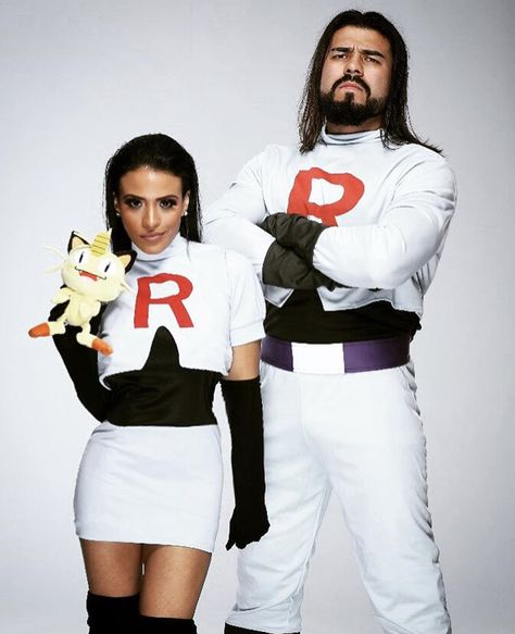 Team Rocket Pokemon Costumes Women, Pokemon Halloween Costume, Zelina Vega, Halloween Parejas, Duo Costumes, Halloween Coustumes, Halloween Costumes For 3, Clever Halloween Costumes, Couple Costumes