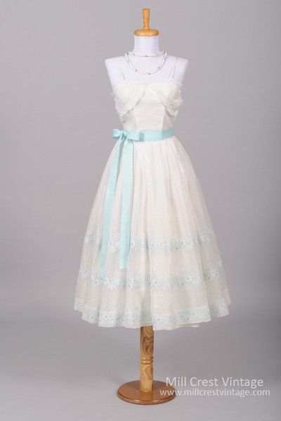 Designed in the 50's, this sweet vintage wedding dress is done in silk organza over a satin acetate lining. The sleeveless bodice offers a petal folded sweet... 1950 Wedding Dress, Wedding Dress Vintage, Vintage Wedding Dresses, Vintage Wedding Dress, Embroidered Organza, Emma Chamberlain, Wedding Gowns Vintage, Retro Mode, 50s Dresses