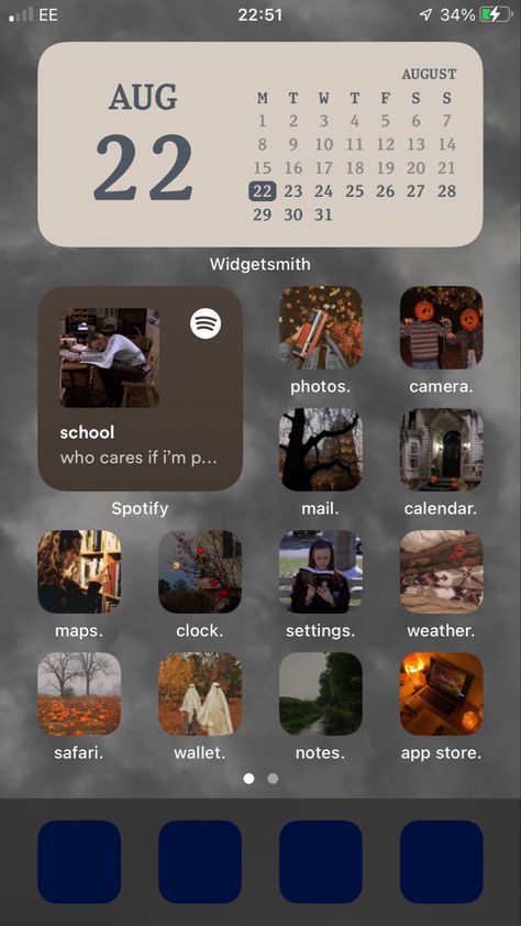 aesthetic autumn iphone home screen inspired by rory gilmore! Rory Gilmore Homescreen, Autumn Home Screen, Dream Phone, Iphone Home Screen, Phone Layouts, Aesthetic Autumn, Rory Gilmore, Autumn Aesthetic, Home Screen