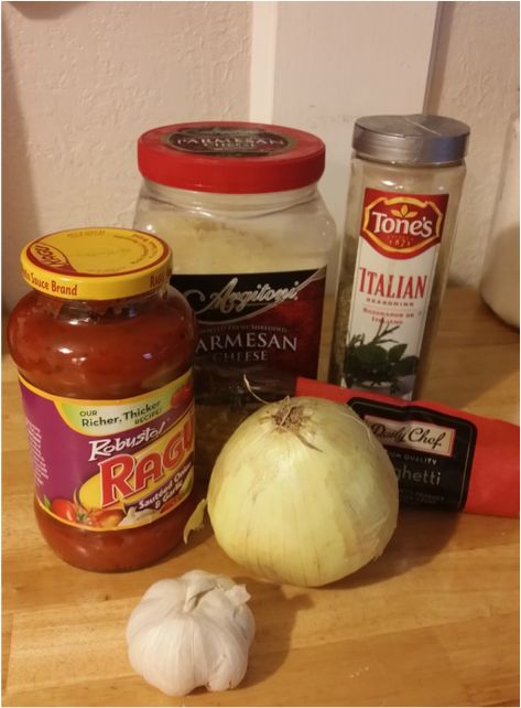 Spaghetti From A Jar, Best Jar Spaghetti Sauce, Best Tasting Spaghetti Sauce, Spaghetti With Canned Sauce, Ragu Spaghetti Recipes, Make Jarred Spaghetti Sauce Better, Spaghetti Sauce Jar Recipe, Make Jar Spaghetti Sauce Better, How To Spice Up Jar Spaghetti Sauce