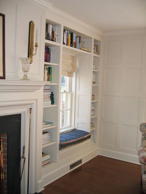 around the diningroom window :) Fireplace Apartment, Fireplace Windows, Built In Around Fireplace, Fireplace Bookshelves, Built In Shelves Living Room, Small Fireplace, Fireplace Built Ins, Farmhouse Fireplace, Living Room Designs Small Spaces