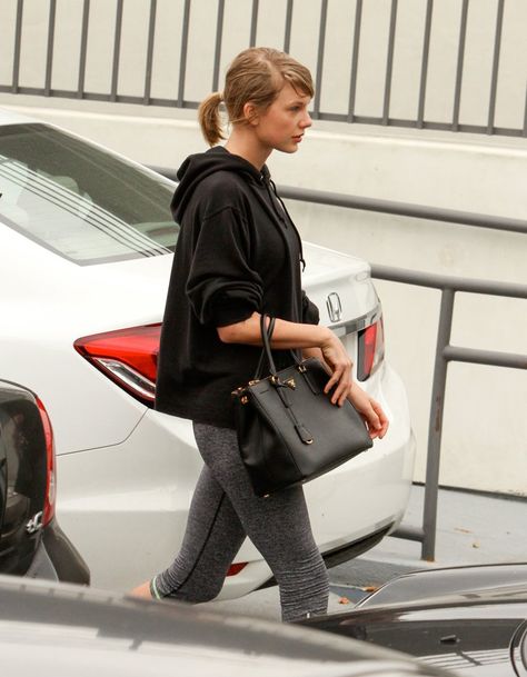 Pin for Later: When It Comes to Handbags, Taylor Swift Definitely Has a Type Prada Saffiano Tote — in Black Selena Gomez Taylor Swift, Prada Galleria Bag, Iphone Bag, Prada Galleria, Small Crossbody Purse, Prada Saffiano, Wholesale Handbags, Crossbody Wallet, Prada Handbags