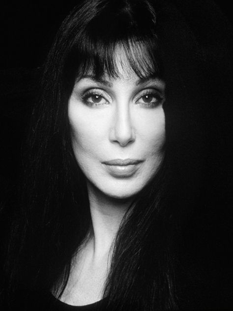 Cher Portrait, Cher Black And White, Female Portrait Reference, Cher 70s, Ethereal Goddess, Photos In Black And White, Cher Outfits, Medium Curly Hair, Cher Photos