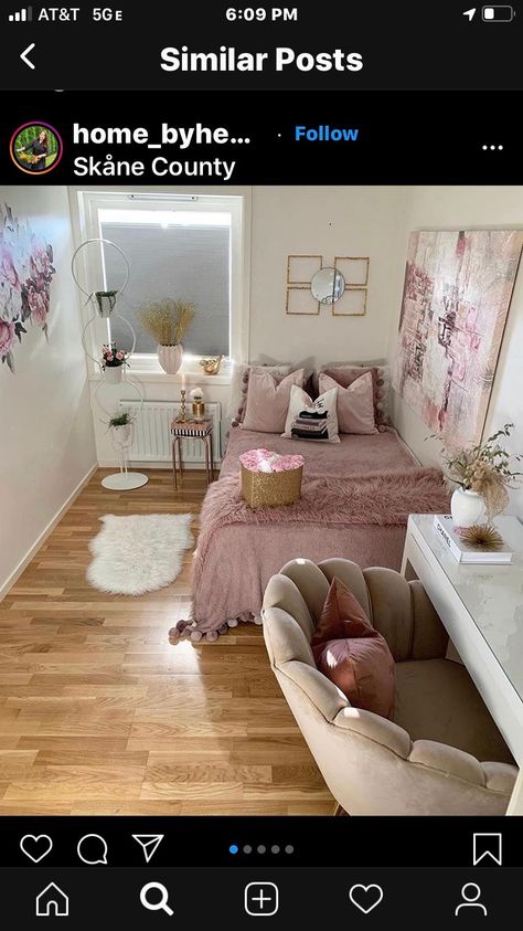 Girly Room Ideas For Women, Young Woman Bedroom Ideas, Bedroom Ideas Young Adult Woman, Bohemian Interior Design Bedroom, Young Woman Bedroom, Girls Bedroom Bedding, Young Adult Bedroom, Cozy Bedroom Ideas For Women, Dorm Room Colors