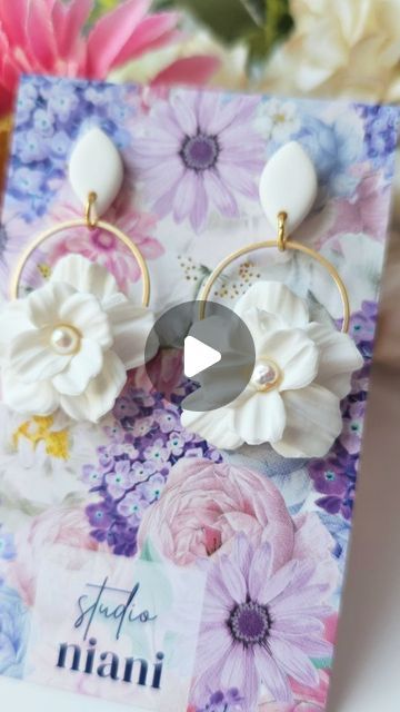 Studio Niani | Polymer Clay Earrings on Instagram: "Make these cute flower earrings with me 🥰 #bestsellers

I'm so sorry for the crazy brightness madness in the video 😅 I have a new phone, and I hate it! 😆 All these pro features and stuff, apparently I'm noob 😬🤪

Anyway, I hope you like the earrings 😗
.
.
.
#polymerclayearrings #polymerclayflowers #earringsmaker #polymerclaytutorial #ohrringe #schmuckliebe" Flower Clay Earrings Diy, Flower Earrings Polymer Clay, How To Make Polymer Clay Flowers, Polymer Clay Earrings Flowers, Making Polymer Clay Earrings, Flower Earrings Diy, Crazy Earrings, Fimo Earrings, Flower Polymer Clay