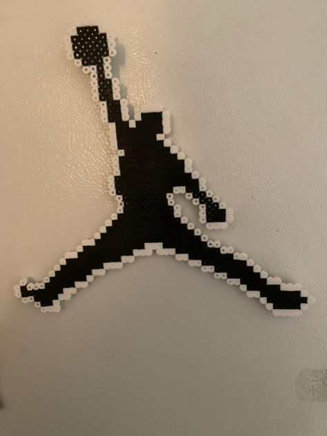 Nba Perler Beads, Jordan Perler Beads, Diy Jordans, Michael Jordan Logo, Mini Hama Beads, Pokemon Bead, Easy Perler Bead Patterns, Pearl Beads Pattern, Easy Perler Beads Ideas