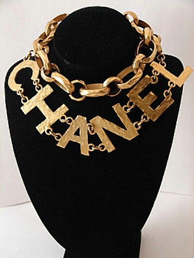 Chanel Vintage Chanel Jewelry, Couture Necklace, Logo Necklace, Jewelry Chanel, Poppy Delevingne, Chanel Necklace, Chanel Cruise, Chanel Couture, Chanel Logo