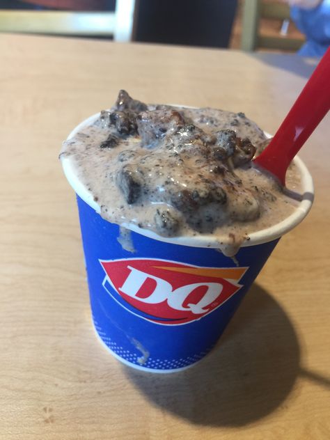 Ice Cream Dairy Queen, Dairy Queen Aesthetic Food, Dairy Queen Blizzard Aesthetic, Dairy Queen Aesthetic, Dairy Queen Blizzard, Queens Food, I Want Food, Dairy Queen, Food Therapy