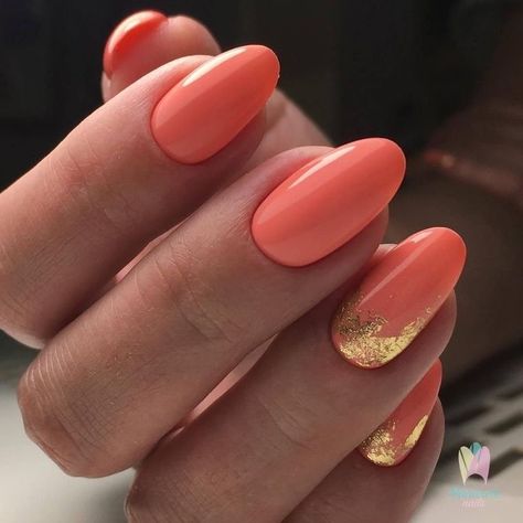 Manicure With Gold, Unghie Sfumate, Peach Nails, Coral Nails, Cute Gel Nails, Nails 2023, Nagel Inspo, Oval Nails, Orange Nails