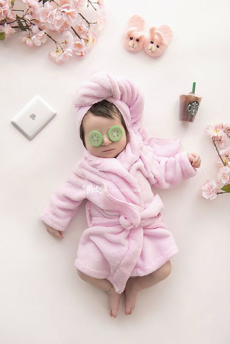 Newborn Robe Photoshoot, Barbie Newborn Photoshoot, Spa Newborn Pictures, Family Maternity Pictures, Baby Milestones Pictures, Milestone Pictures, Newborn Photography Poses, Newborn Baby Photoshoot, Child Photography