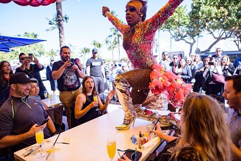 Catch Drag Brunch at Palace Bar every Saturday and Sunday. Ideas For Bachelor Party, Unique Bachelorette Party Ideas, Brunch Miami, Unique Bachelorette Party, Bachelorette Party Straws, Drag Brunch, Bachelorette Party Unique, Wedding Party Games, Miami Bachelorette Party