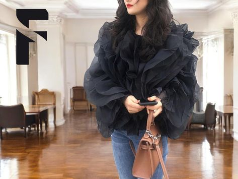 Festival Mode, Womens Faux Fur Coat, Chiffon Blouses, Ruffled Blouse, Gorgeous Blouses, Party Kleidung, Fur Coats Women, Ruffle Long Sleeve, Lovely Tops